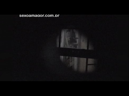 ❤️ Lourinho é filmado secretamente por um voyeur de bairro escondido atrás de tijolos ocos Porno bonito em pt.nicepornphotos.ru ﹏